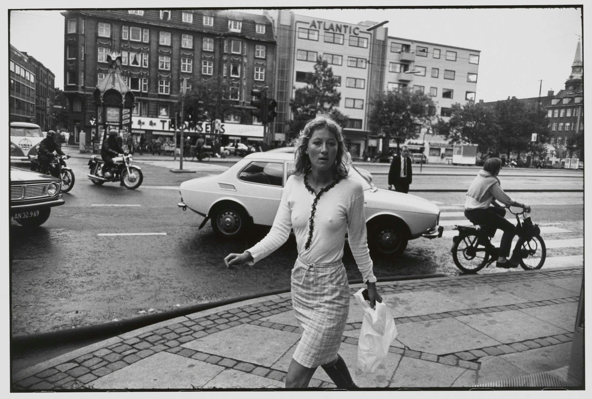 Lessons in the street philosophy of Garry Winogrand