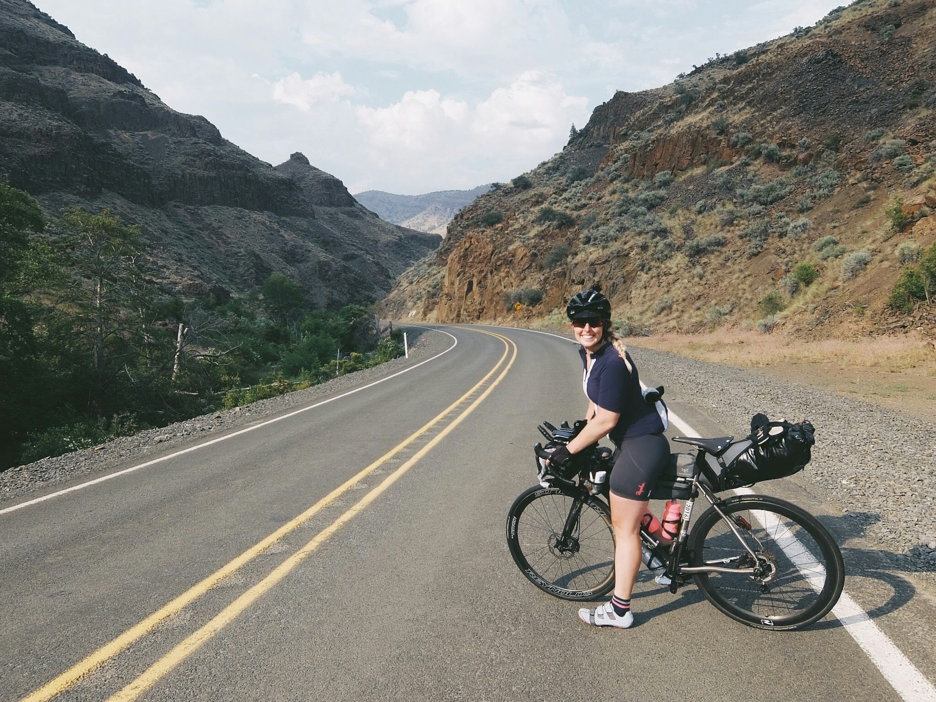 The female cyclist who rode 2,000 miles across America alone with a broken shoulder