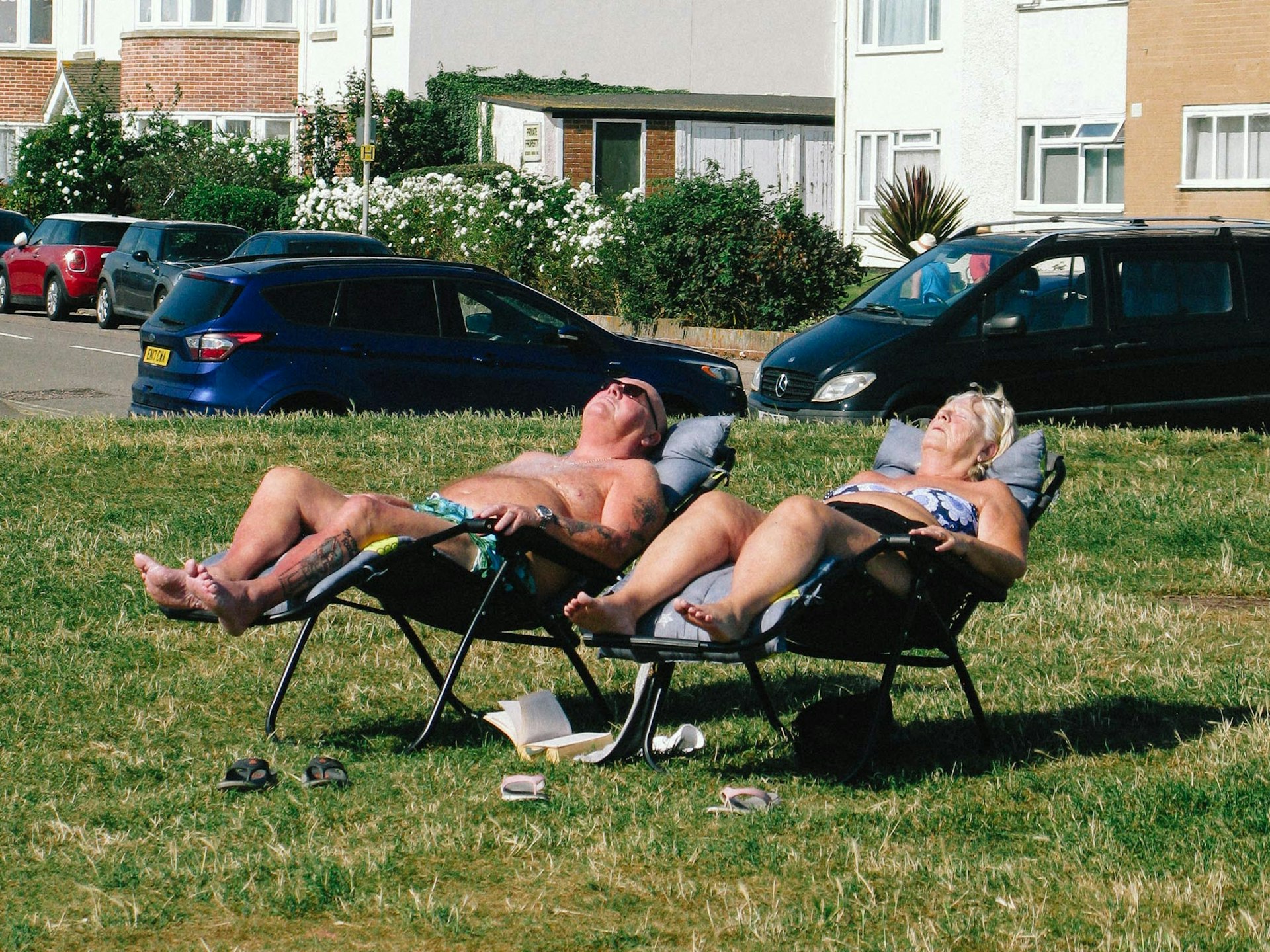 Sun-bleached photos of the UK’s hottest day of the year