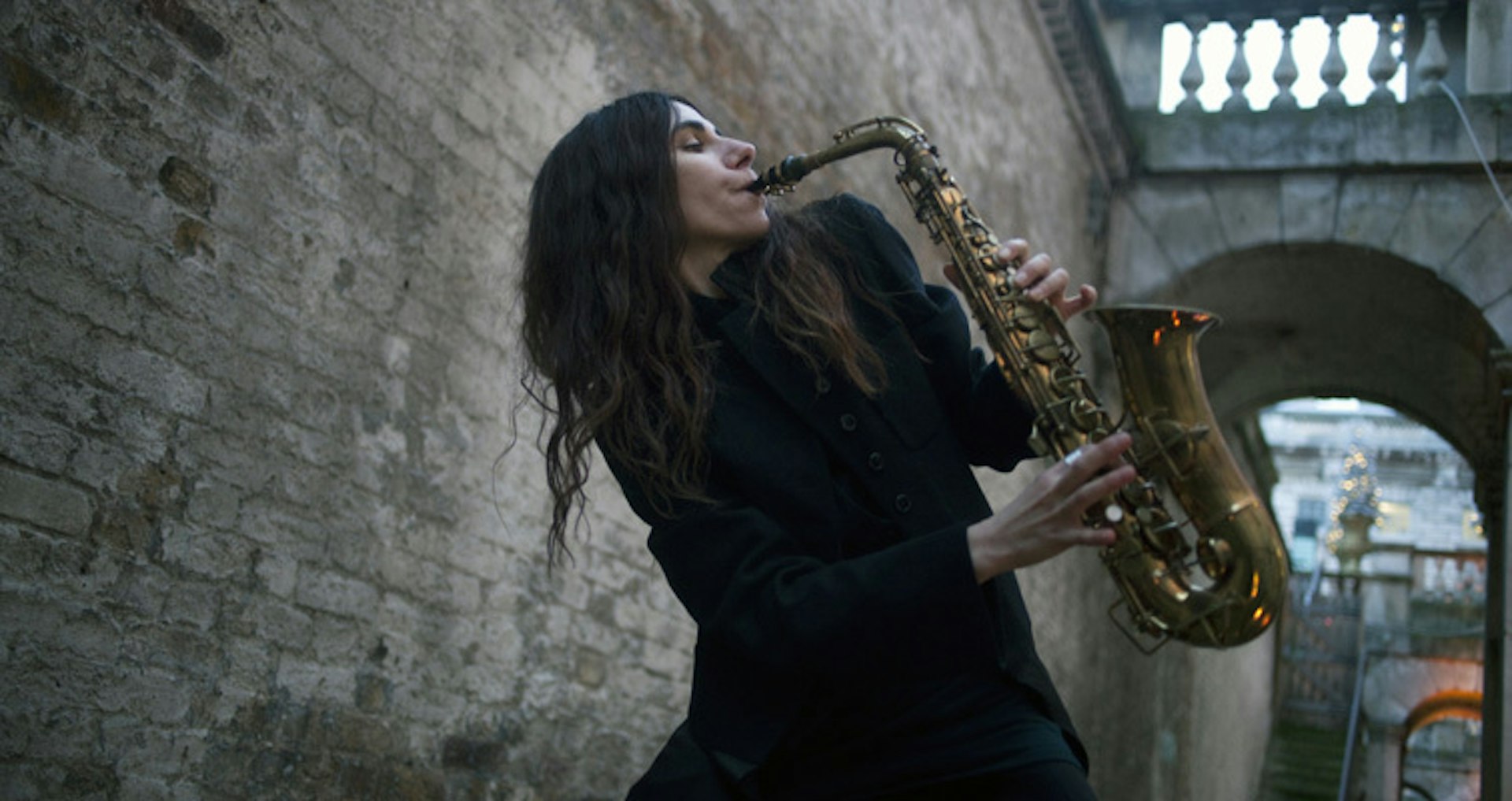 PJ Harvey makes new album in a glass box for you all to see