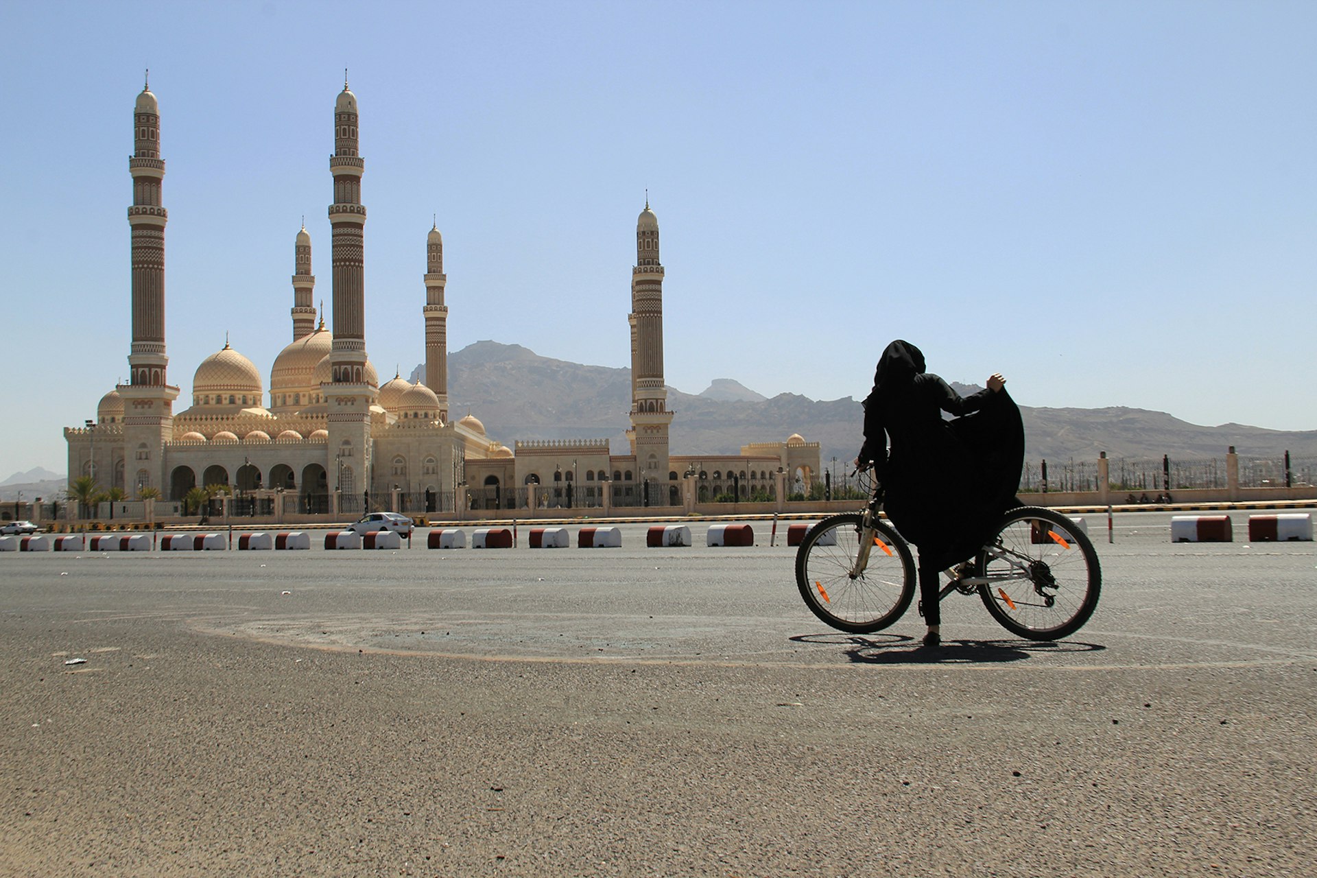 Meet Bushra Al-Fusail & the Yemeni women cycling in the face of oppression & civil war