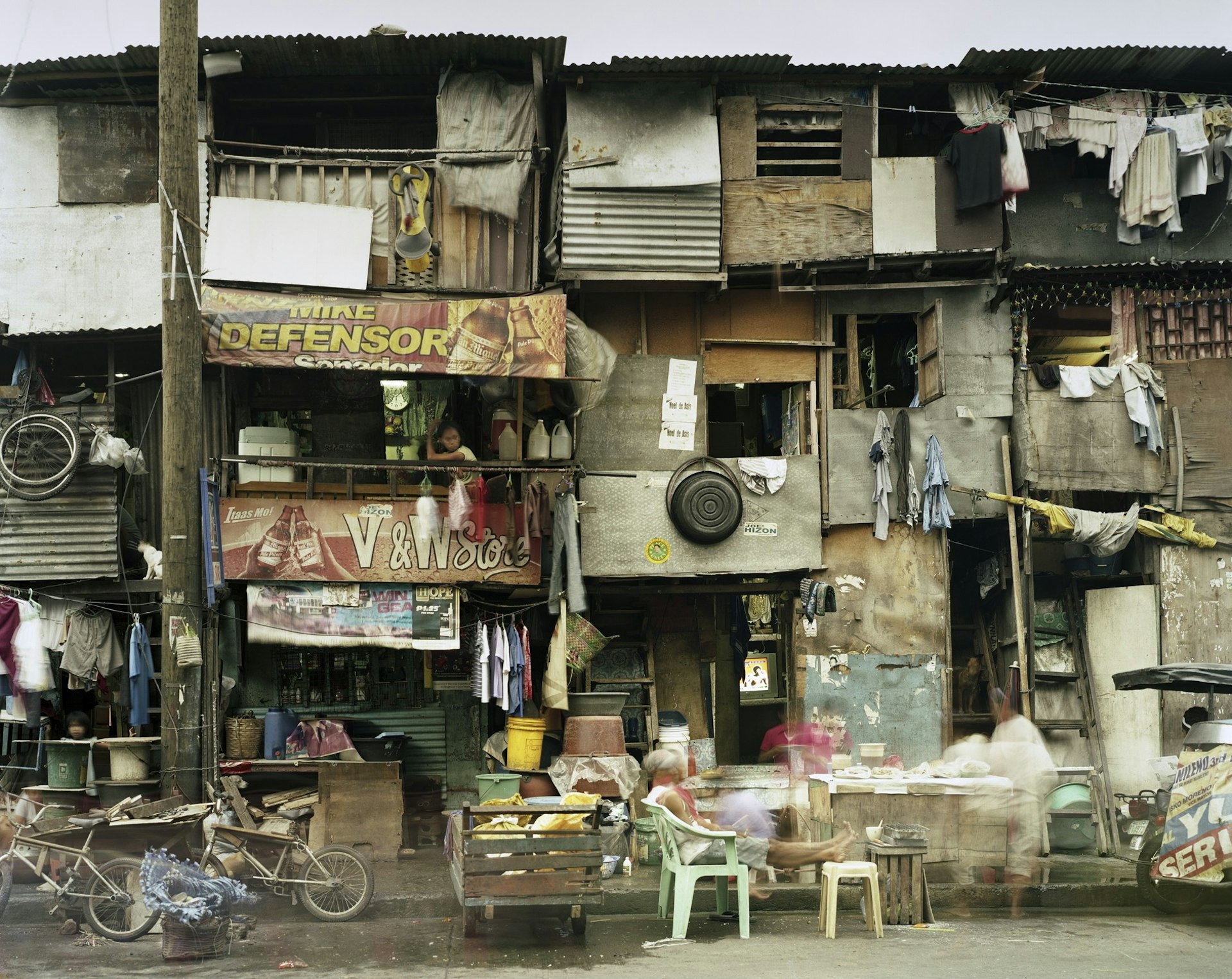 Peter Bialobrzeski from //The Raw and the Cooked, Manila, Philippines, 2008, courtesy L.A. Galerie—Lothar Albrecht, Frankfurt, Germany
