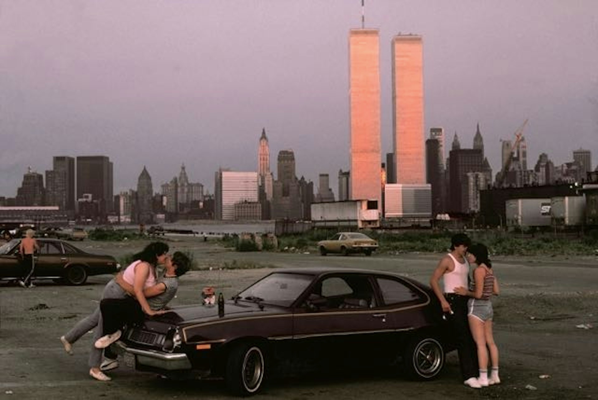 USA. New Jersey. 1983. Downtown Manhattan seen from "lover's lane' in New Jersey.