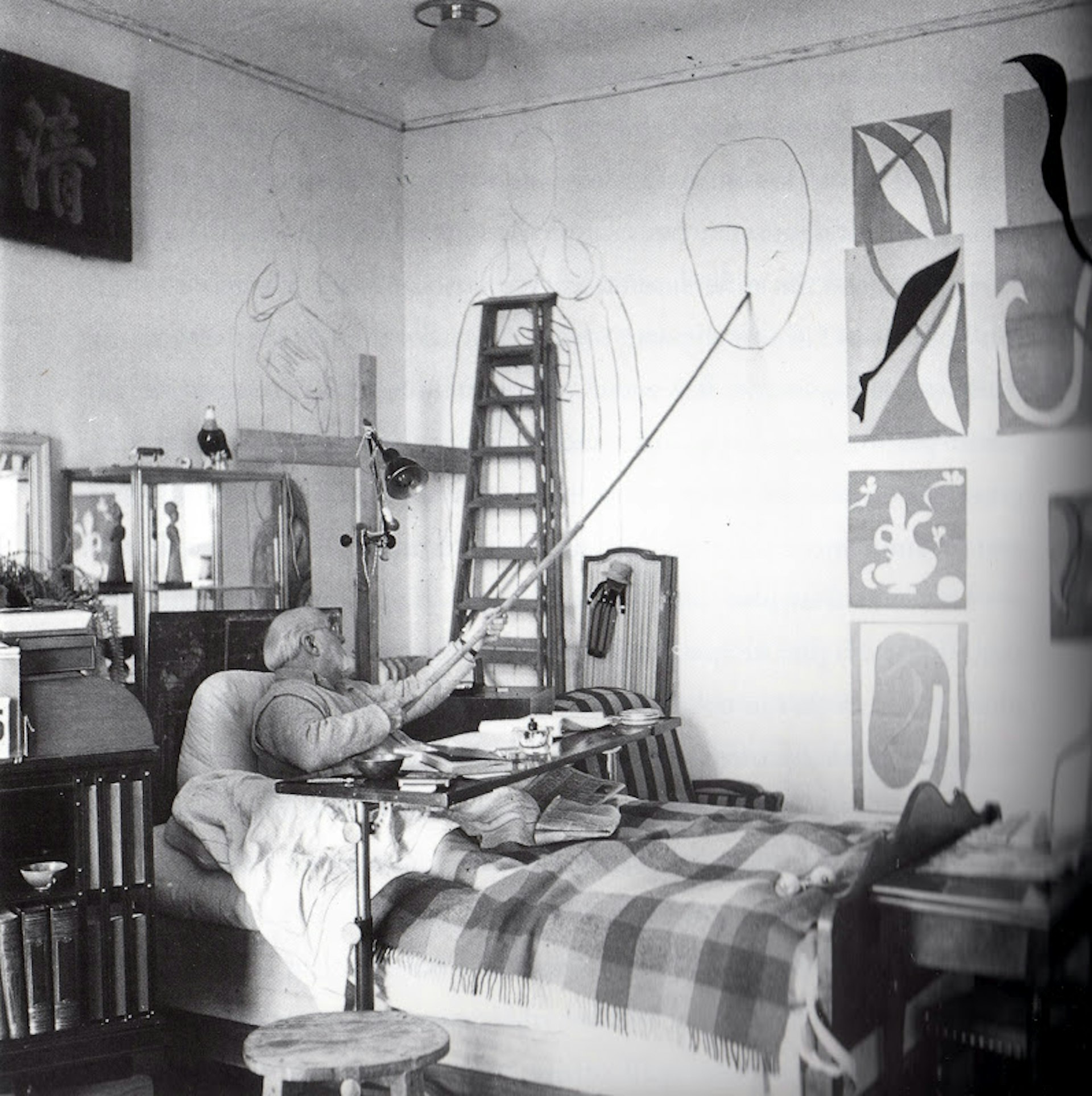 matisse-painting-in-bed