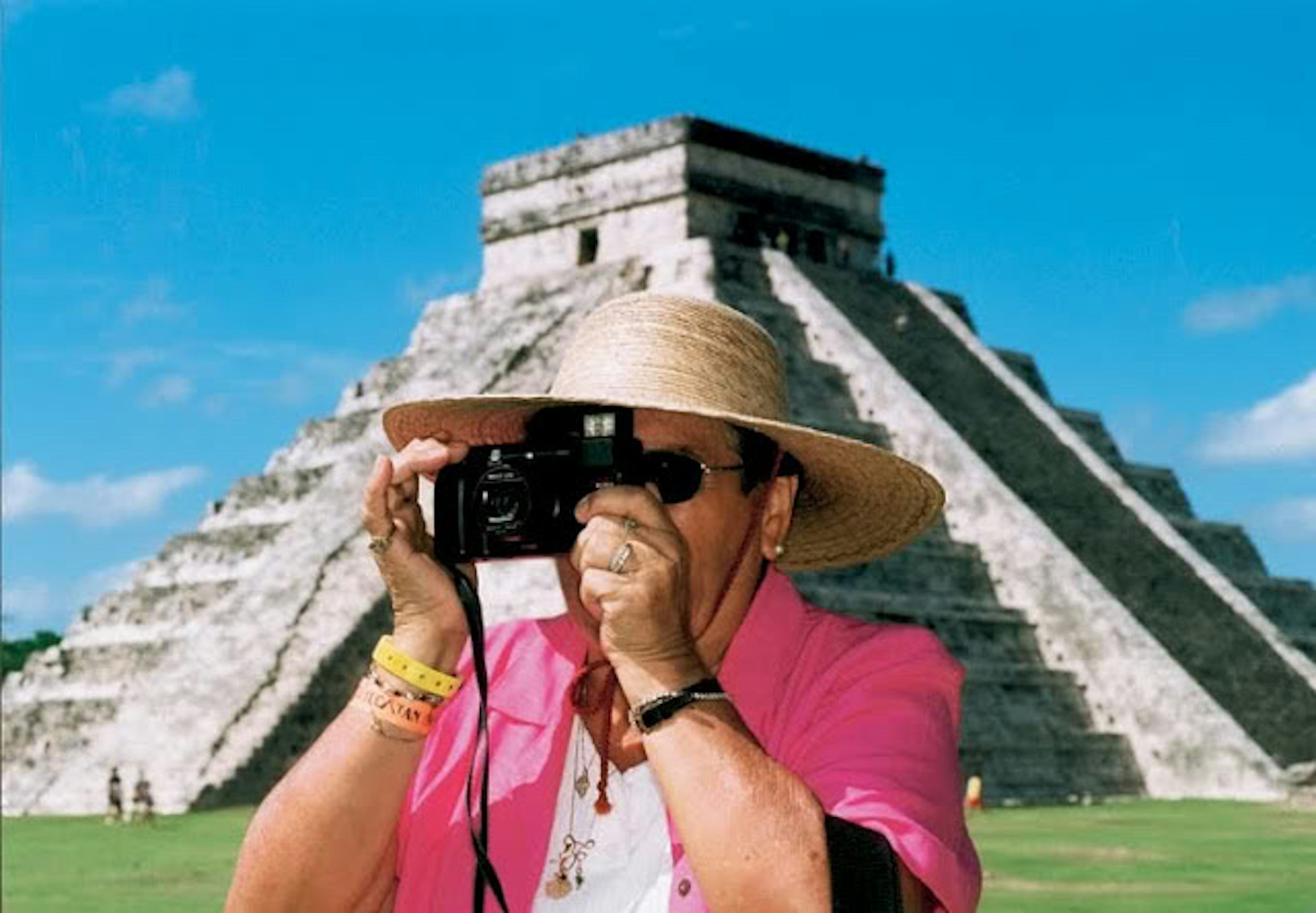 martin-parr-untitled-2006-mexico-mayan-pyramid