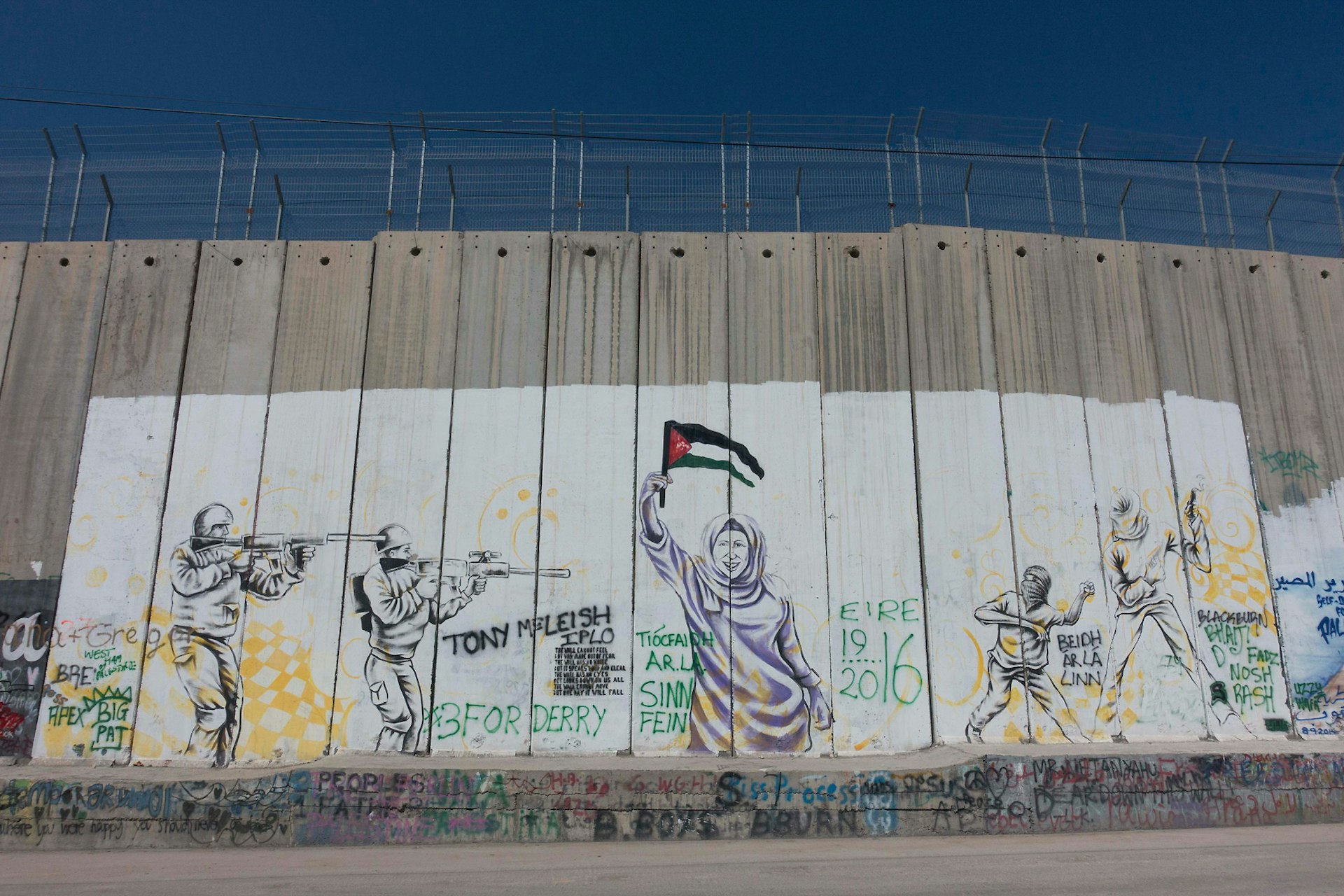 Anti-Israeli icons on the Partition Wall in Bethlehem. 