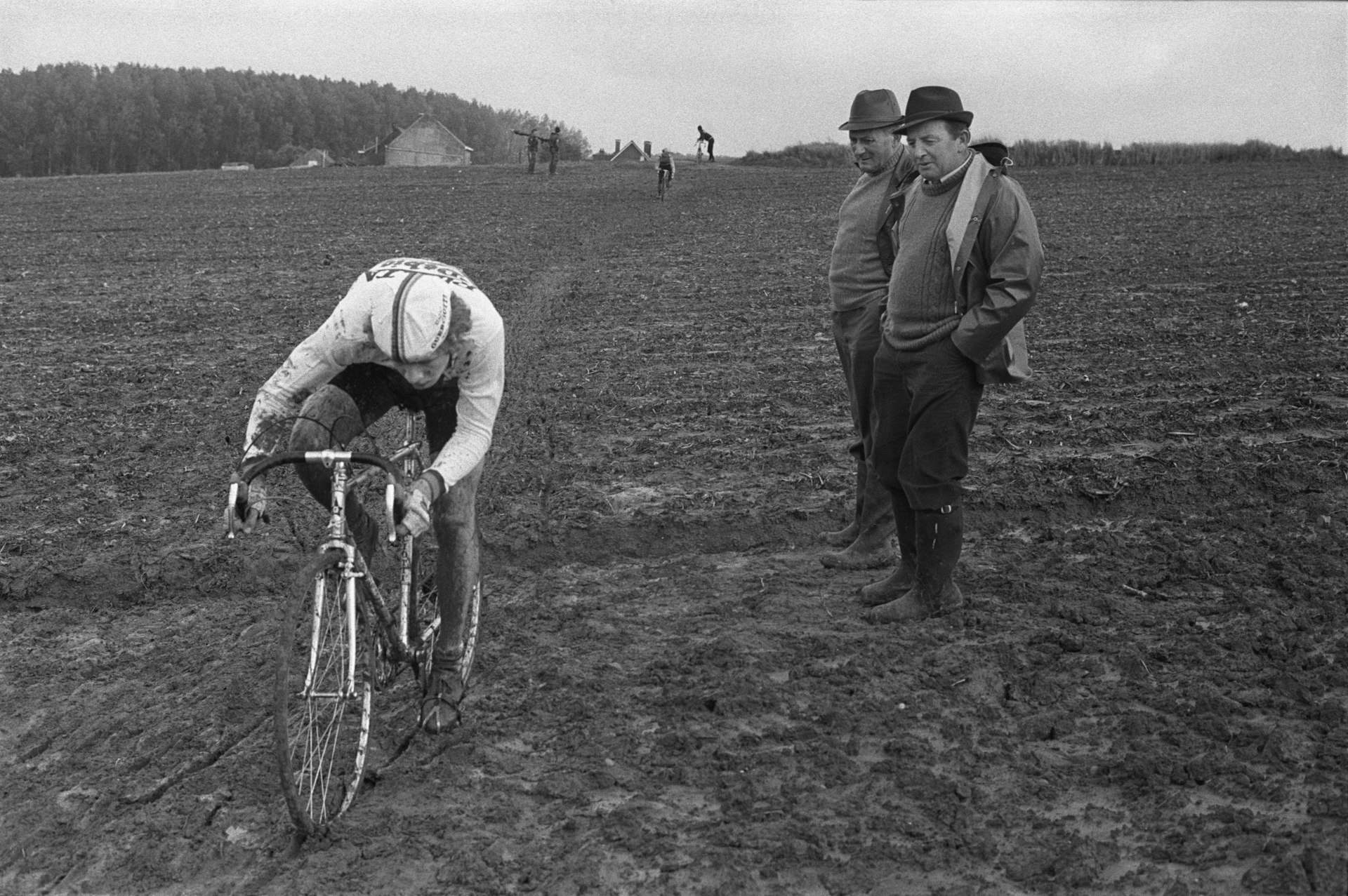 BELGIUM. Vossem. 09/10/82. Bicycle race.