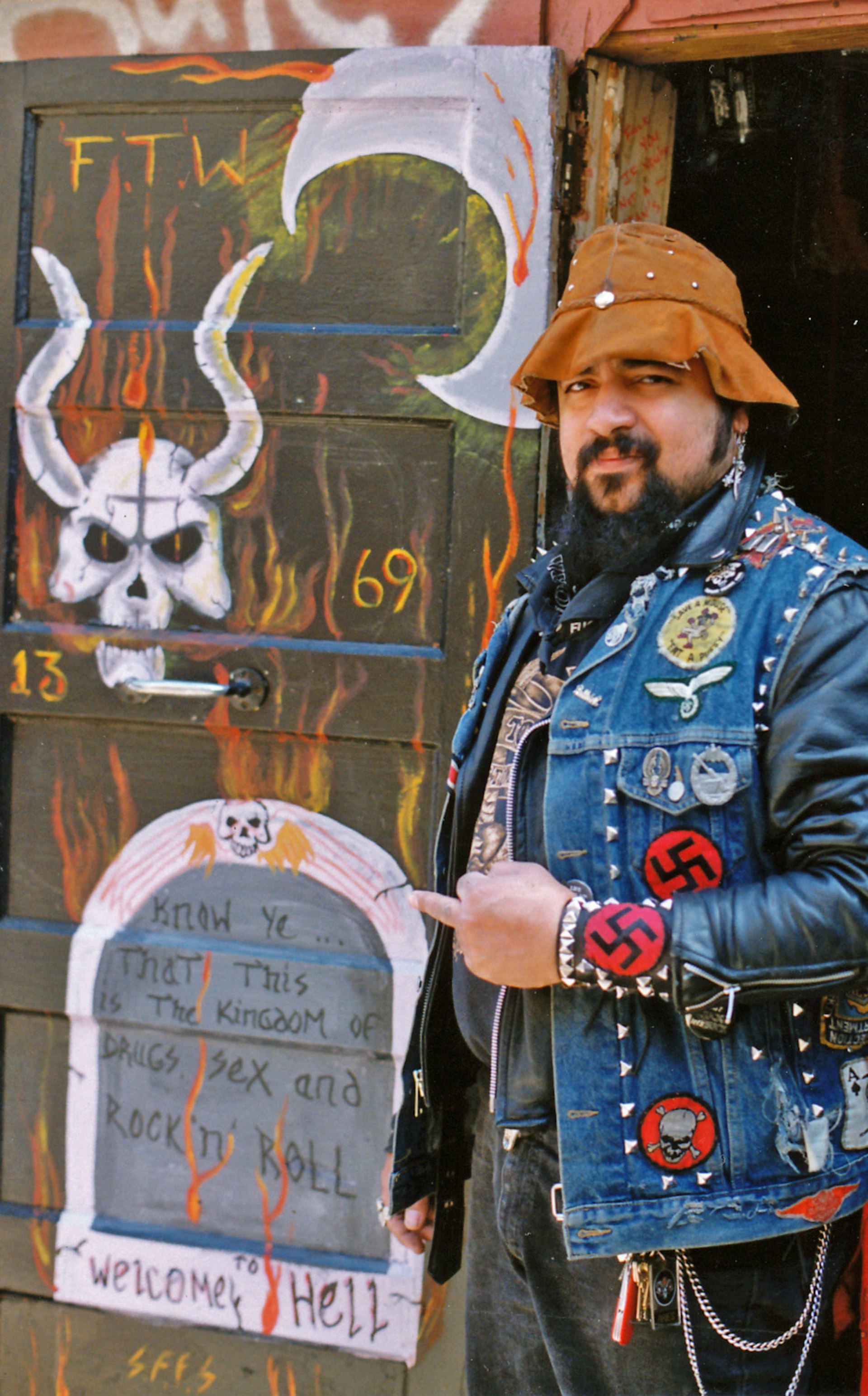 Cochise in 1992, in front of Club House door he painted.
