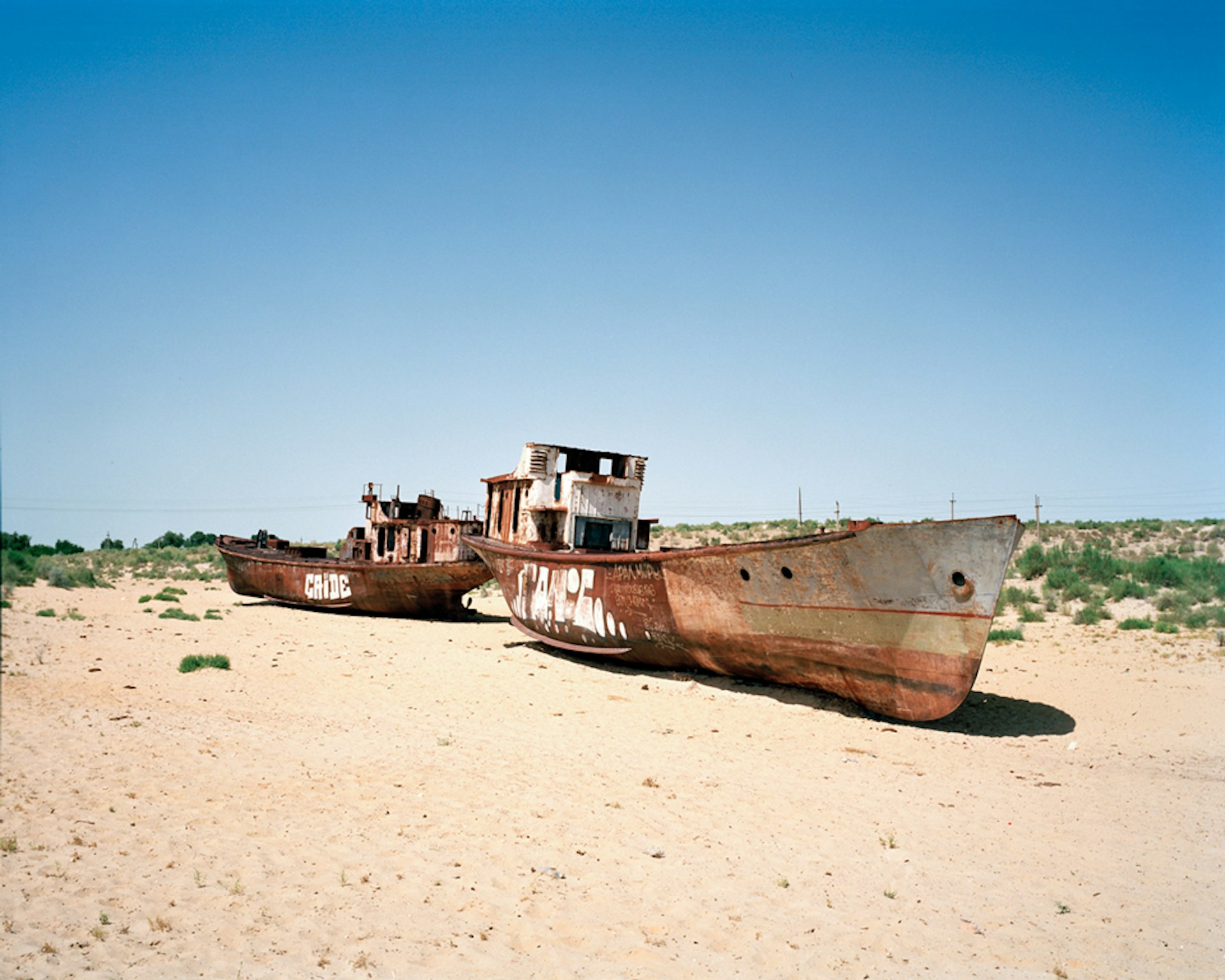 Marco-Barbieri-Water-In-The-Desert-Two-Boats