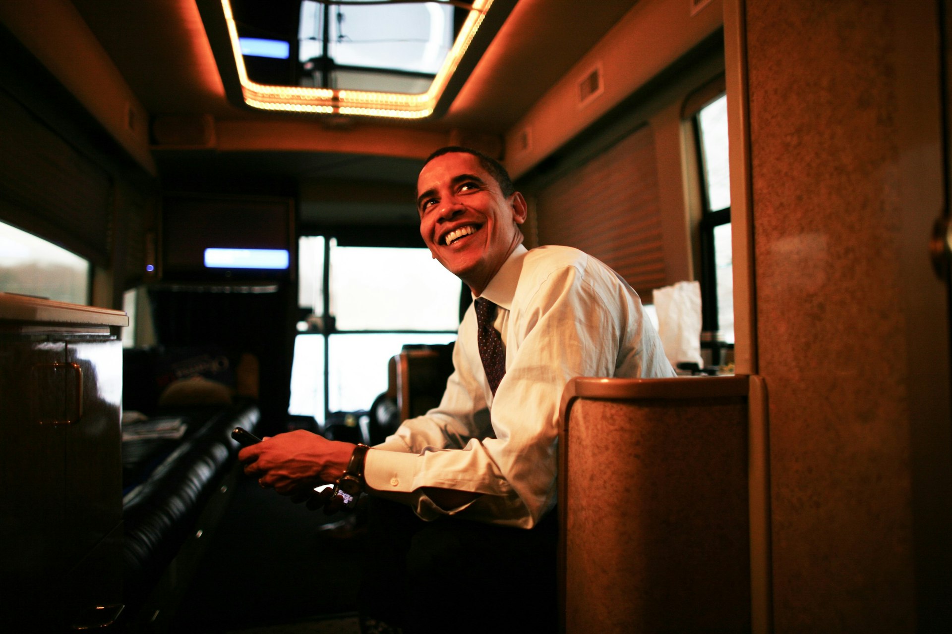 01-07-08 - Rochester, NH-  Senator Barack Obama on his way to a rally in Rochestor. Photo by Ozier Muhammad/The New York Times  