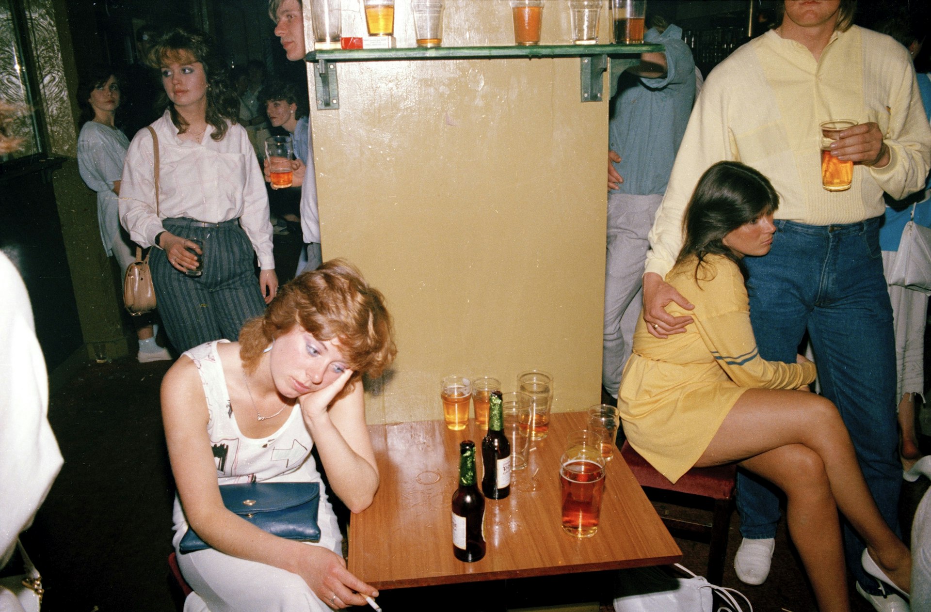 Tired drink picture, 1986 from the series ‘Looking for love’ © Tom Wood