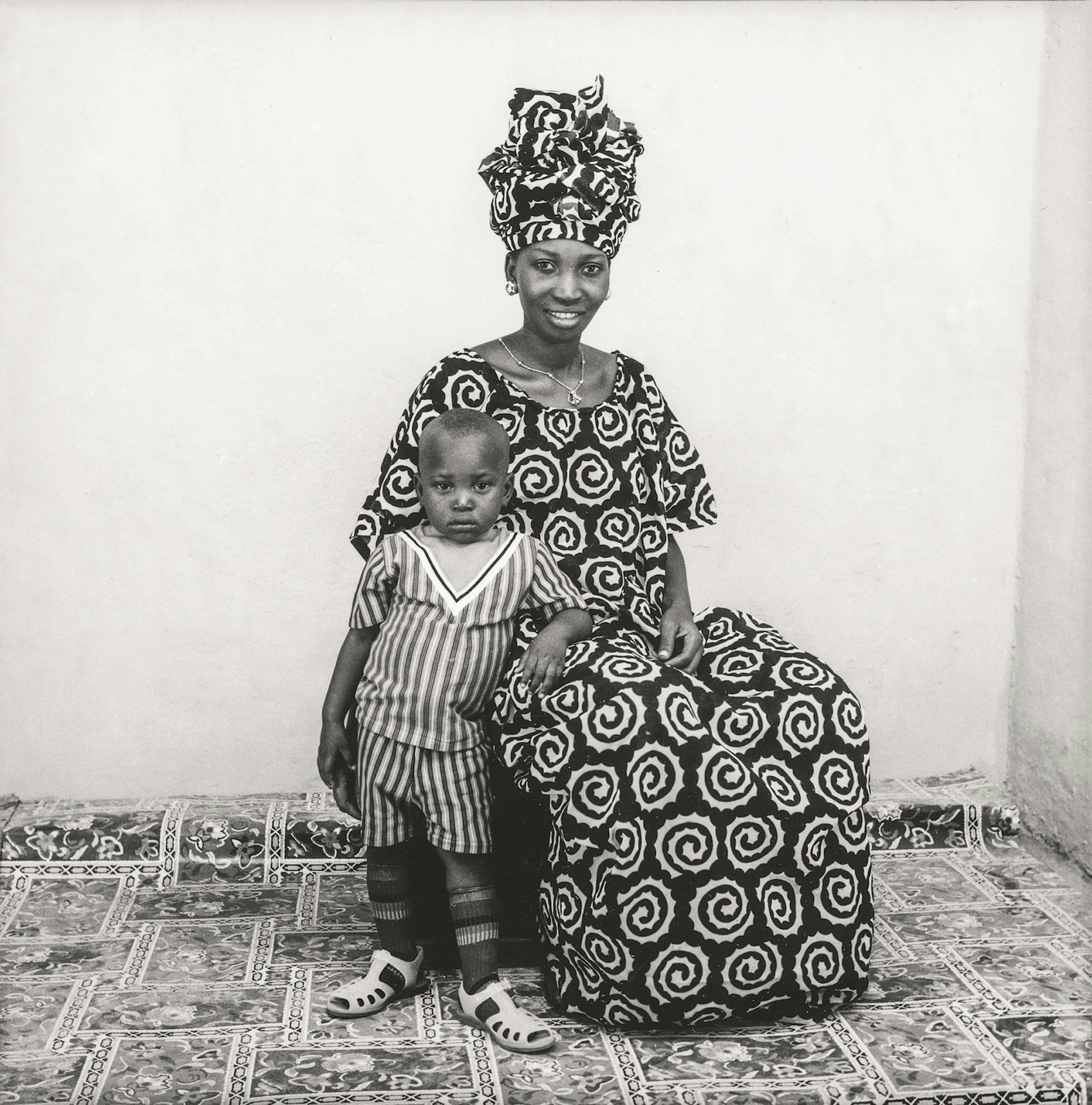 1973. Collection Fondation Cartier pour l’art contemporain, Paris © Malick Sidibé Extract from Mali Twist (Éditions Xavier Barral, Fondation Cartier pour l’art contemporain, 2017)