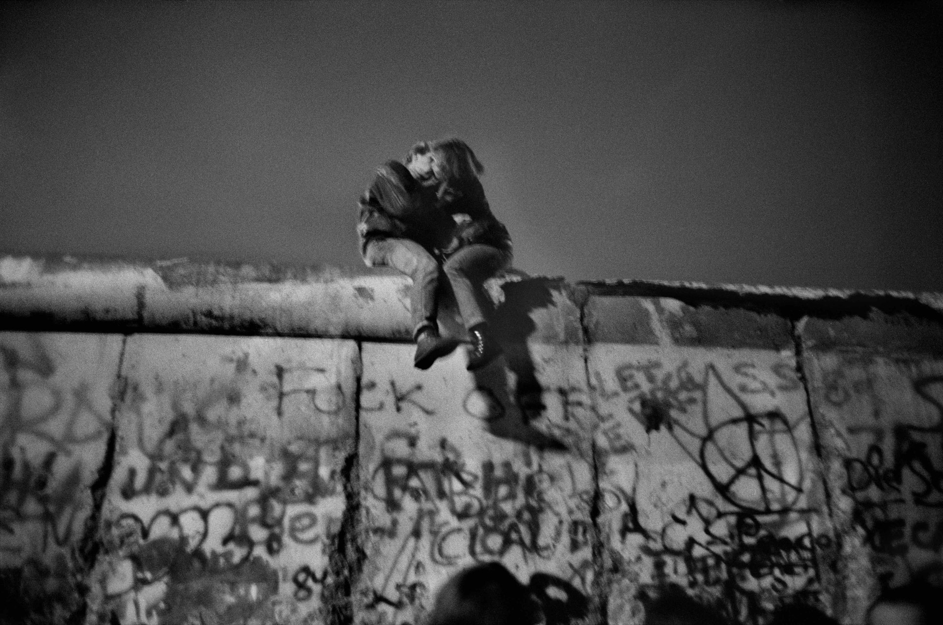 Berlin Wall. Sunday, December 31, 1989 © Guy Le Querrec