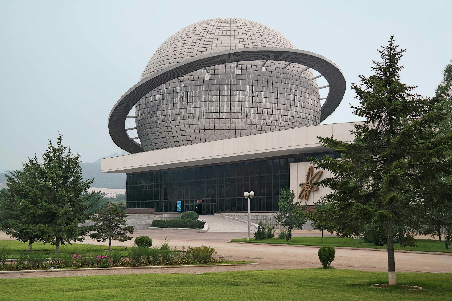 The planetarium forms part of the Three Revolutions Exhibition park, a grand expo campus built in 1992 to showcase the ideological, technological and cultural achievements of North Korea, from heavy industry and mining to agriculture and electronics. The Three Revolutions movement started in 1973, when Party activists went around the country campaigning “to raise the ideological level of the people, equip the economy with modern techniques and to lift the people’s technological and cultural level.”